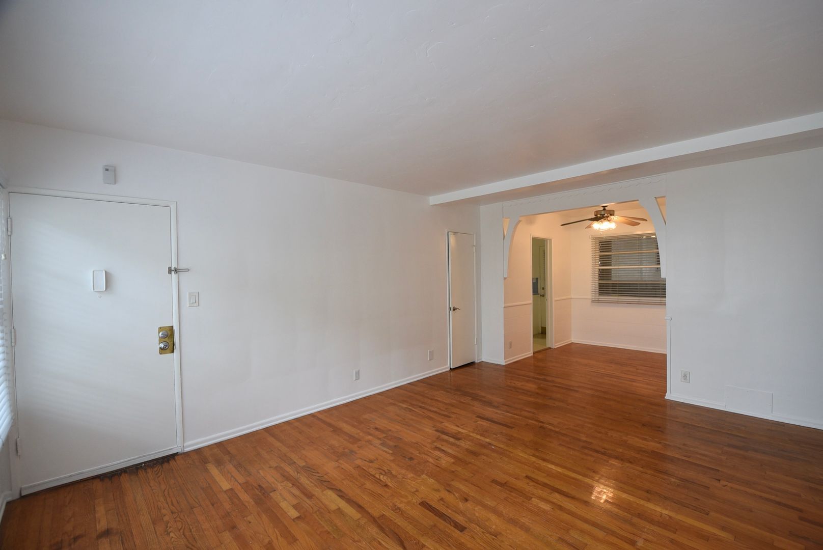Building Photo - 14830 Dickens St