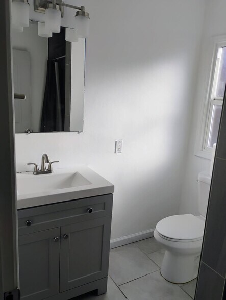 Building Photo - 1773 28th Ave