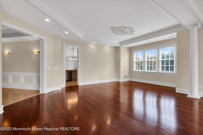 Building Photo - 131 Oval Rd