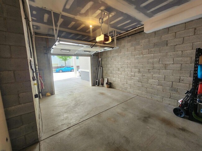 Building Photo - 7801 Atlantic Ave