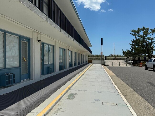 Building Photo - 3501 Boardwalk