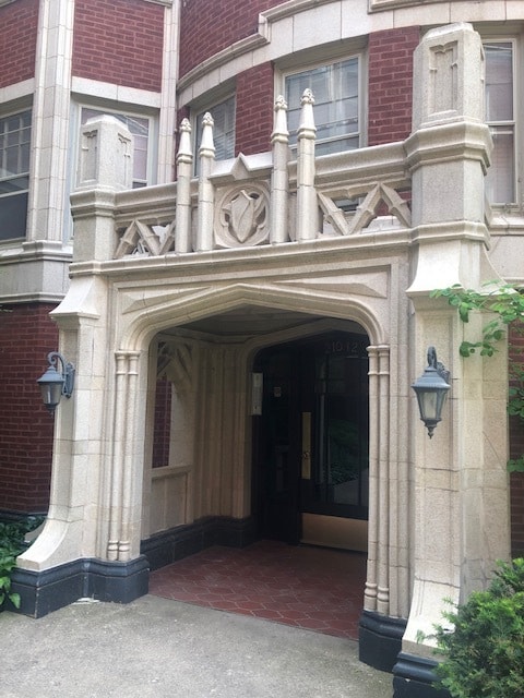 Building Photo - 212 N Oak Park Ave