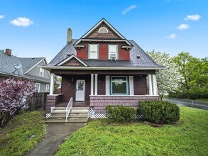 Building Photo - Stunning Updated Home in North Spokane | Bright Interiors, Modern Kitchen & Private Patio