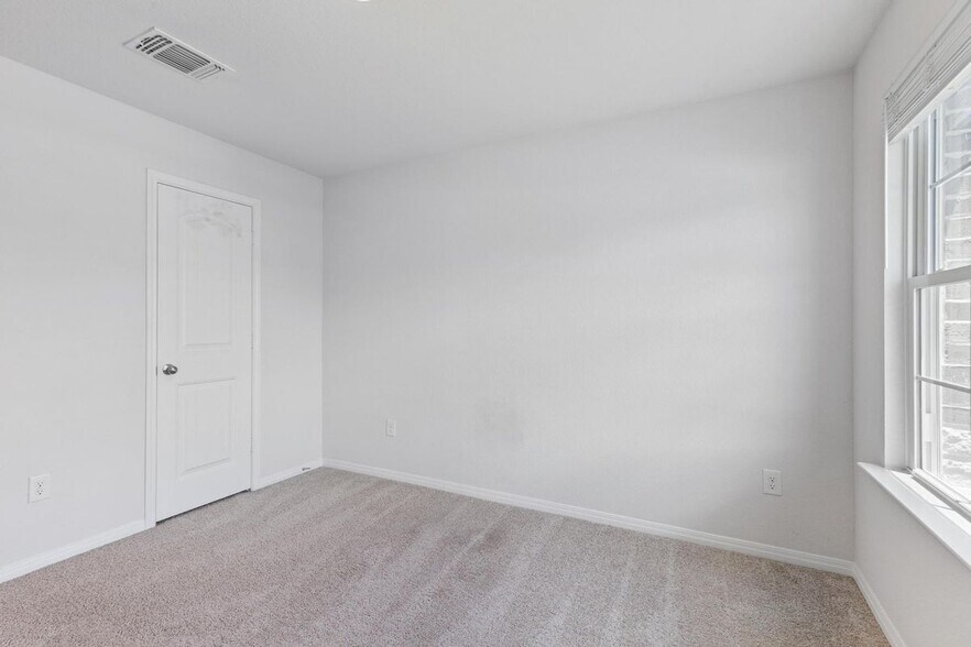 Building Photo - 21020 Price Daniel Dr
