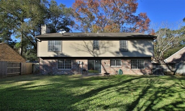 Building Photo - 11303 Golden Ray Dr