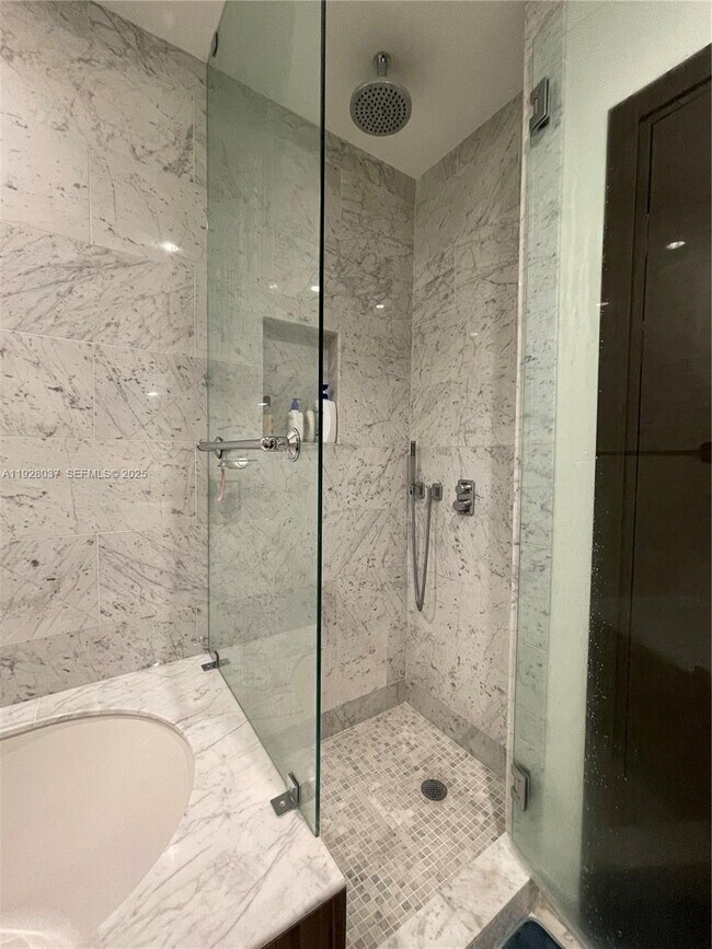 Building Photo - 1000 Brickell Plaza