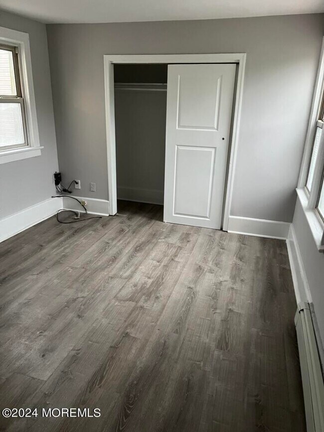 Building Photo - 615 2nd Ave