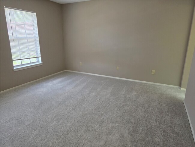 Building Photo - 11350 Raven View Dr