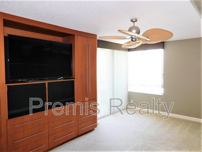 Building Photo - 1540 Gulf Blvd