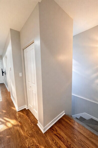 Building Photo - 736 N Throop St