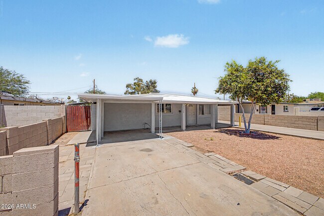 Building Photo - 2038 E Lemon St