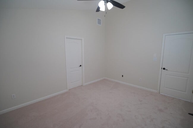 Building Photo - 9329 Tuscany Dr