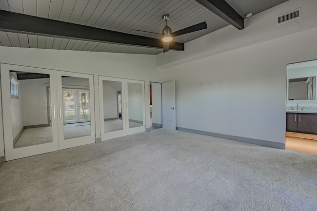 Building Photo - Luxurious Modern Living in the Heart of San Diego with Solar!