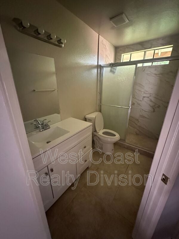 Building Photo - 1847 S Raintree Pl