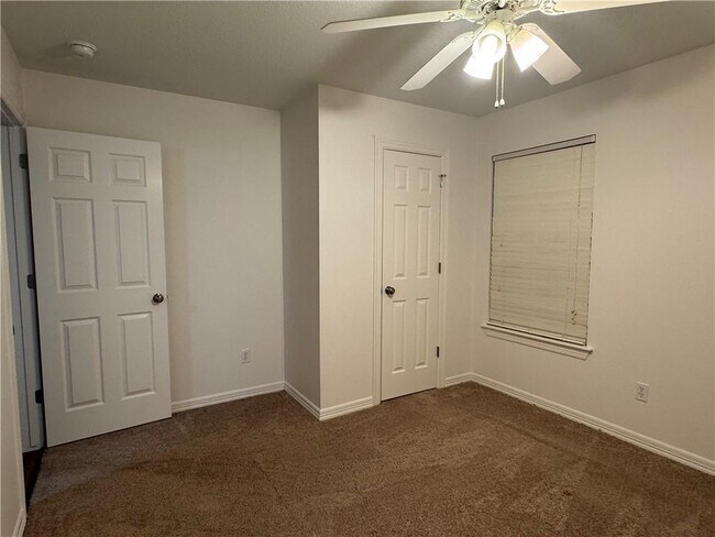 Building Photo - 285 Carrington Ave