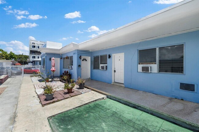 Building Photo - 770 83rd St