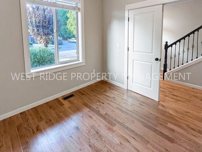 Building Photo - 5518 SE Pardee St