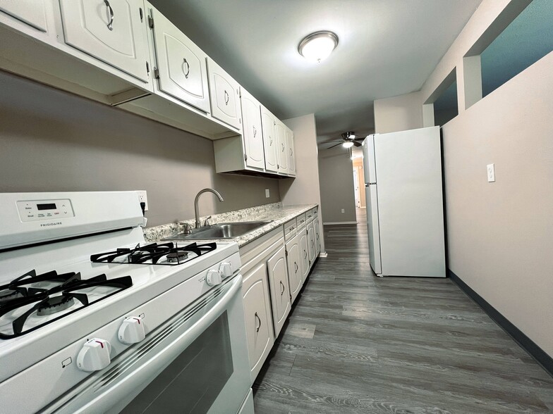 Building Photo - Stoney Creek Apartments