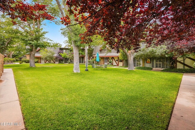 Building Photo - 350 Thunderbird Dr