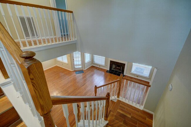 Building Photo - 7 N Spiral Vine Cir