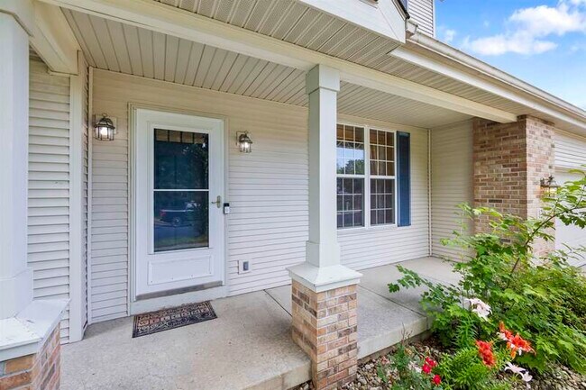 Building Photo - 1206 Meadow Sweet Dr