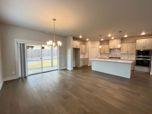 Building Photo - Stunning New Build - 5 Bed 3 Bath home in ...