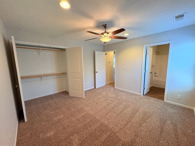 Building Photo - 2 Bed | 2 Bath | 2 Car Garage Single Level Home in Raymore w/ Move In Special