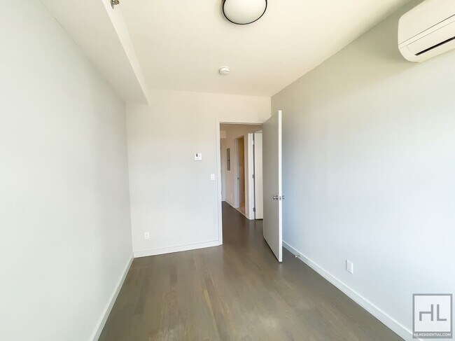 Building Photo - Bushwick Avenue / Spacious 2-Bed, 1-Bath /...