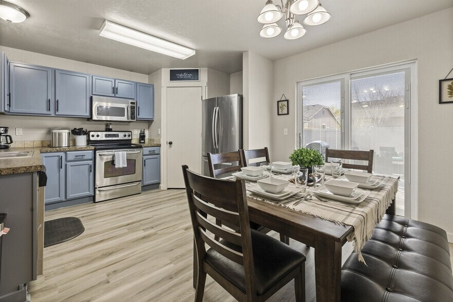 Building Photo - 11163 Silver River Loop