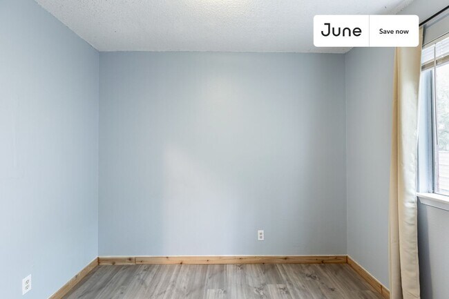 Building Photo - 5402 Brompton Cir