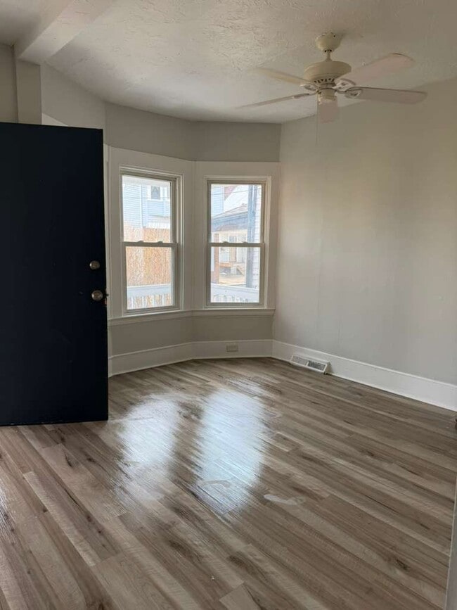 Building Photo - 3028 W 104th St