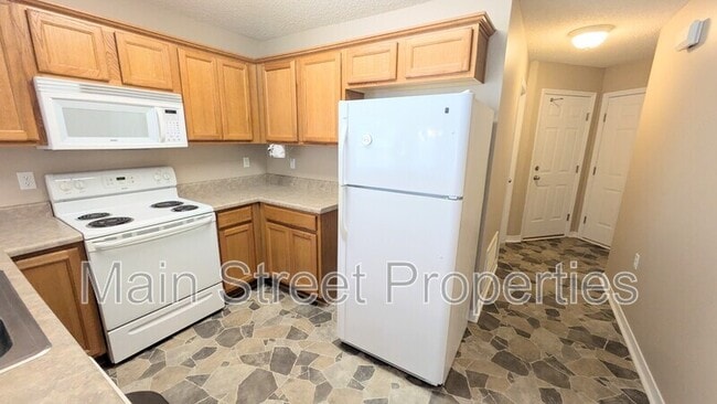Building Photo - 7889 Stonebrook Dr