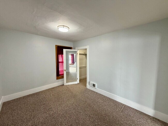 Building Photo - 407 N State St