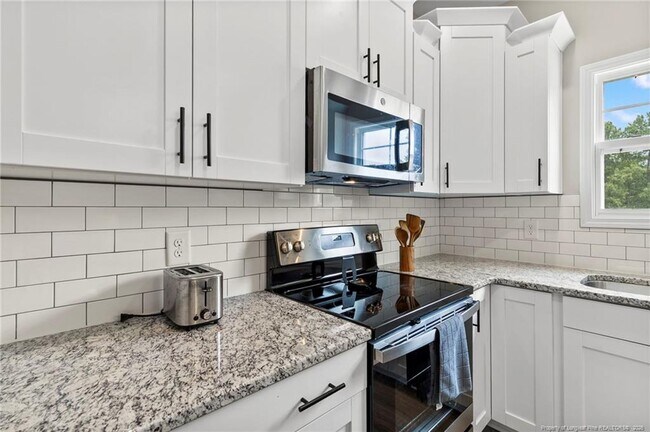 Building Photo - 112 Nairn St