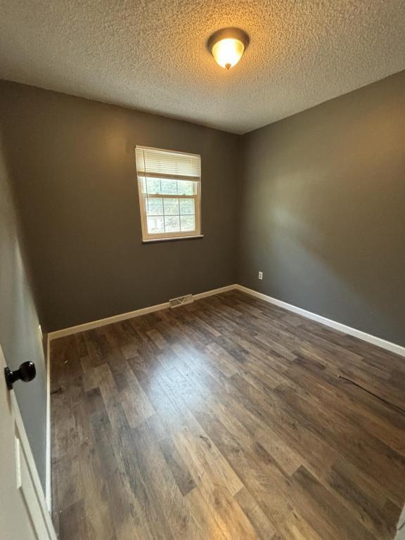 Building Photo - 224 SW Kingscross Rd