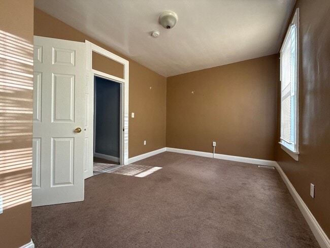 Building Photo - Two Bedroom House In Baltimore City