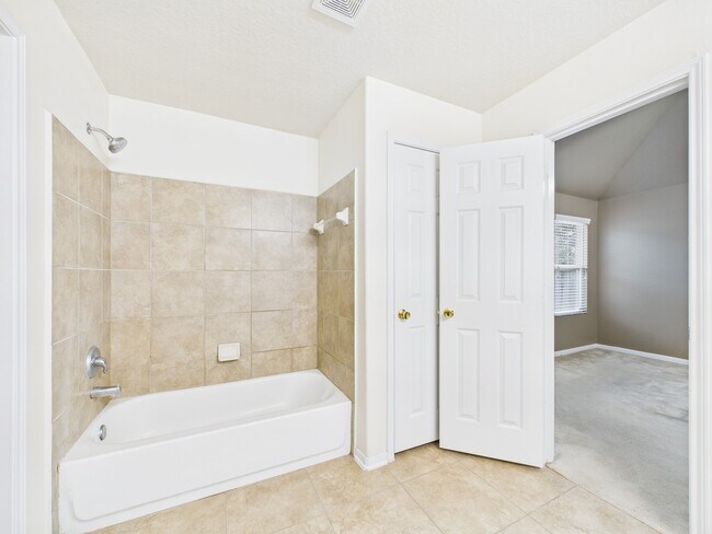 Building Photo - 5039 Ivy Fair Way