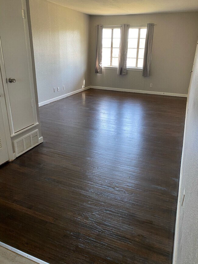 Building Photo - 3701 Southmoor Ln