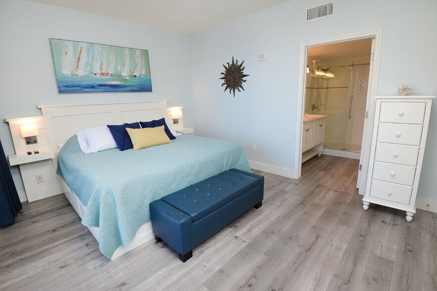 Building Photo - 104 Gulfside Ct