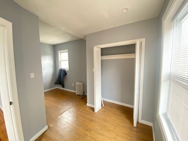 Building Photo - 66 Tiffany Pl