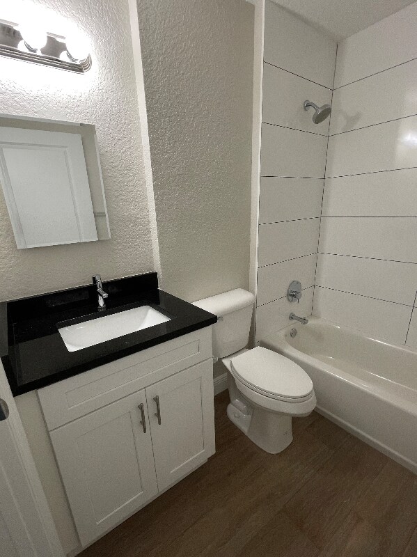 Building Photo - 3569 Montante Blvd
