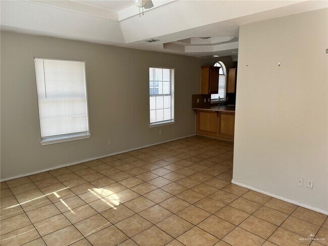Building Photo - 613 La Mancha Dr