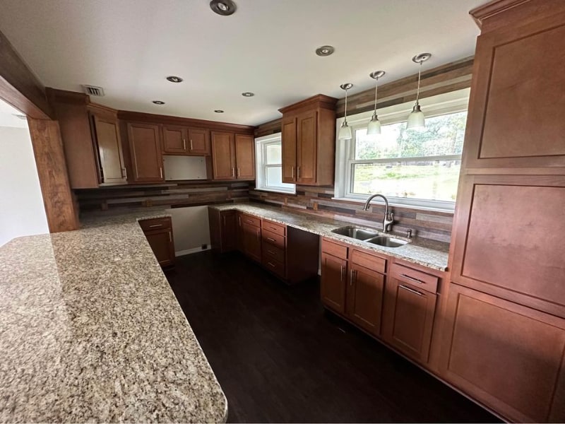 Building Photo - 2109 Hyde Park Rd