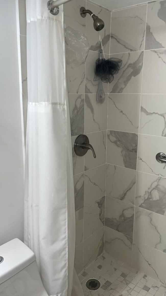 Building Photo - 2052 Cornwall C