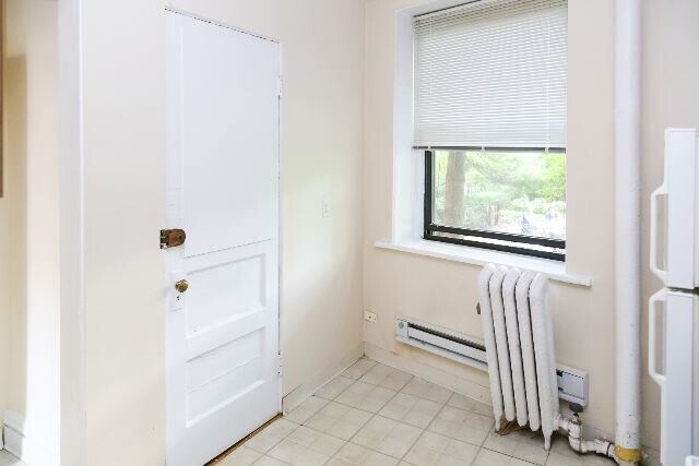 Building Photo - 438 W Belden Ave