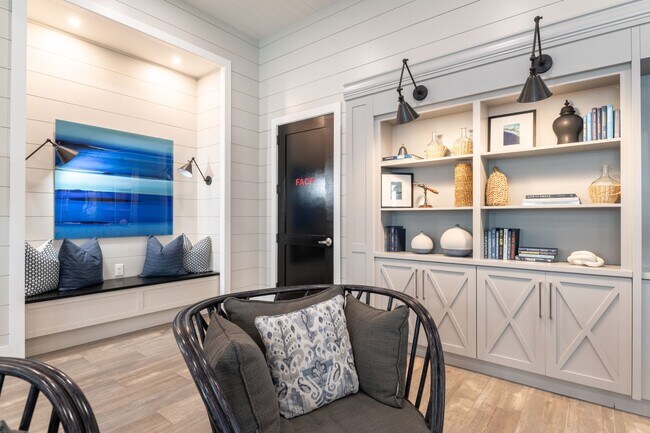 Building Photo - Exquisite 3-Bed 3.5-Bath Home in Prestigio...