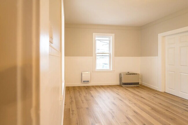 Building Photo - PRICE IMPROVEMENT! Beautiful 2-Bedroom Apartment – Quiet, Private Setting in Westbrook, Available...