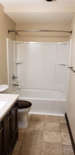 bathroom - 310 Oak St N