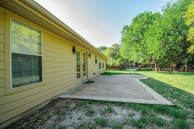 Building Photo - 2 Willow Ct