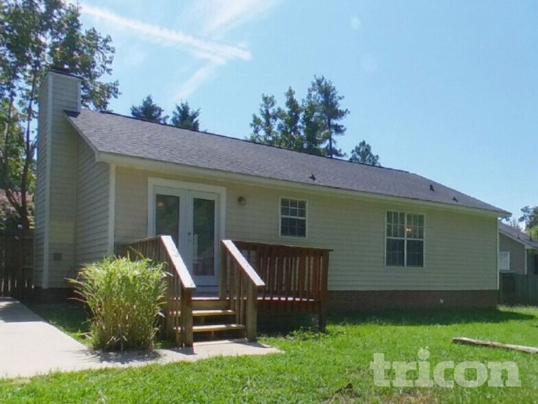 Building Photo - 425 Northshore Ct